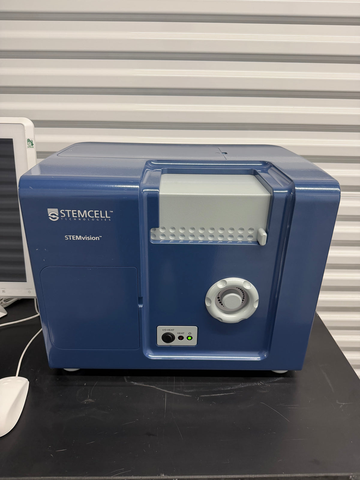 Stemcell STEMvision Automated Cell Counter Catalog# 22000 (DOM 2021)