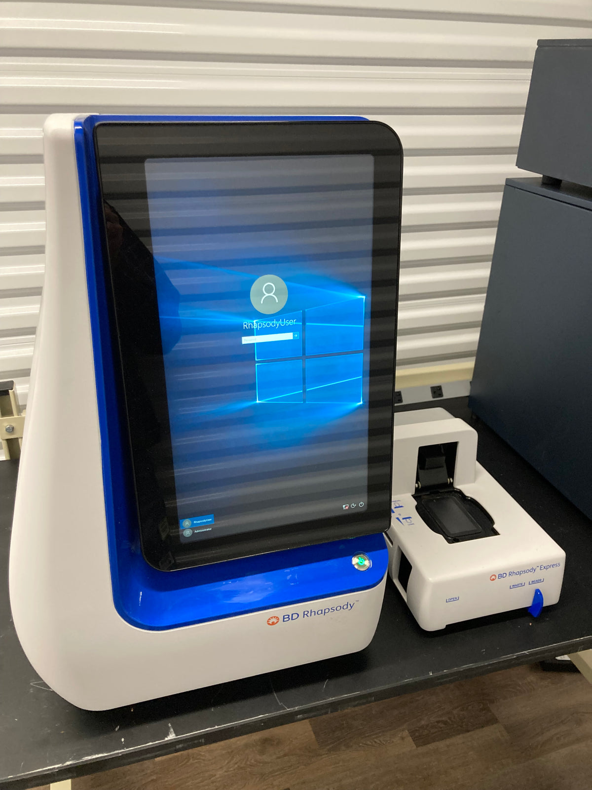 BD Rhapsody Single-Cell Analysis System (Scanner & Express)