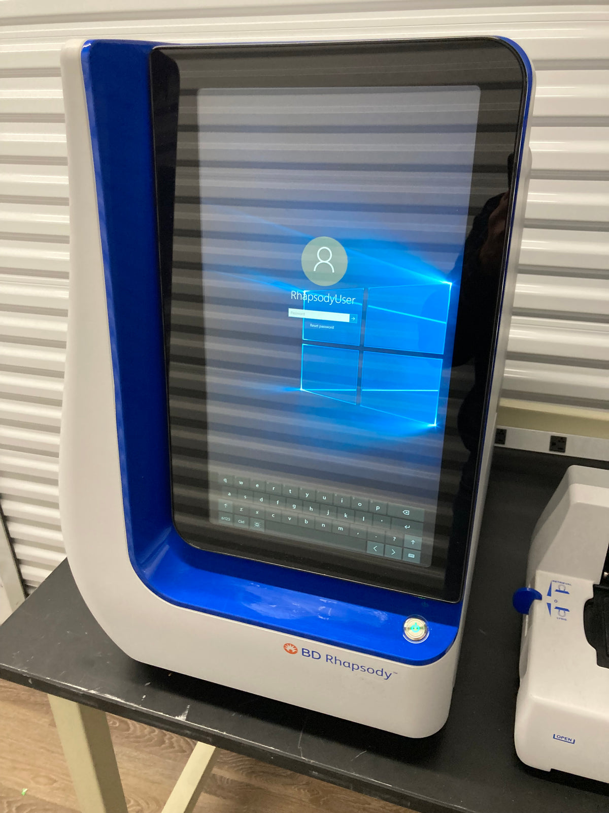 BD Rhapsody Single-Cell Analysis System (Scanner & Express)