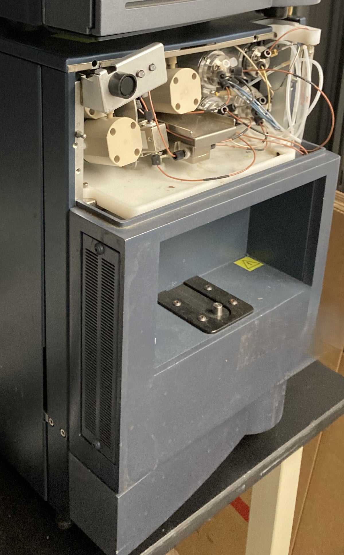 Waters ACQUITY UPLC Process Sample Manager (PSM) (REF 186015064) with Waters nanoACQUITY Binary Solvent Manager (BSM) 186016002