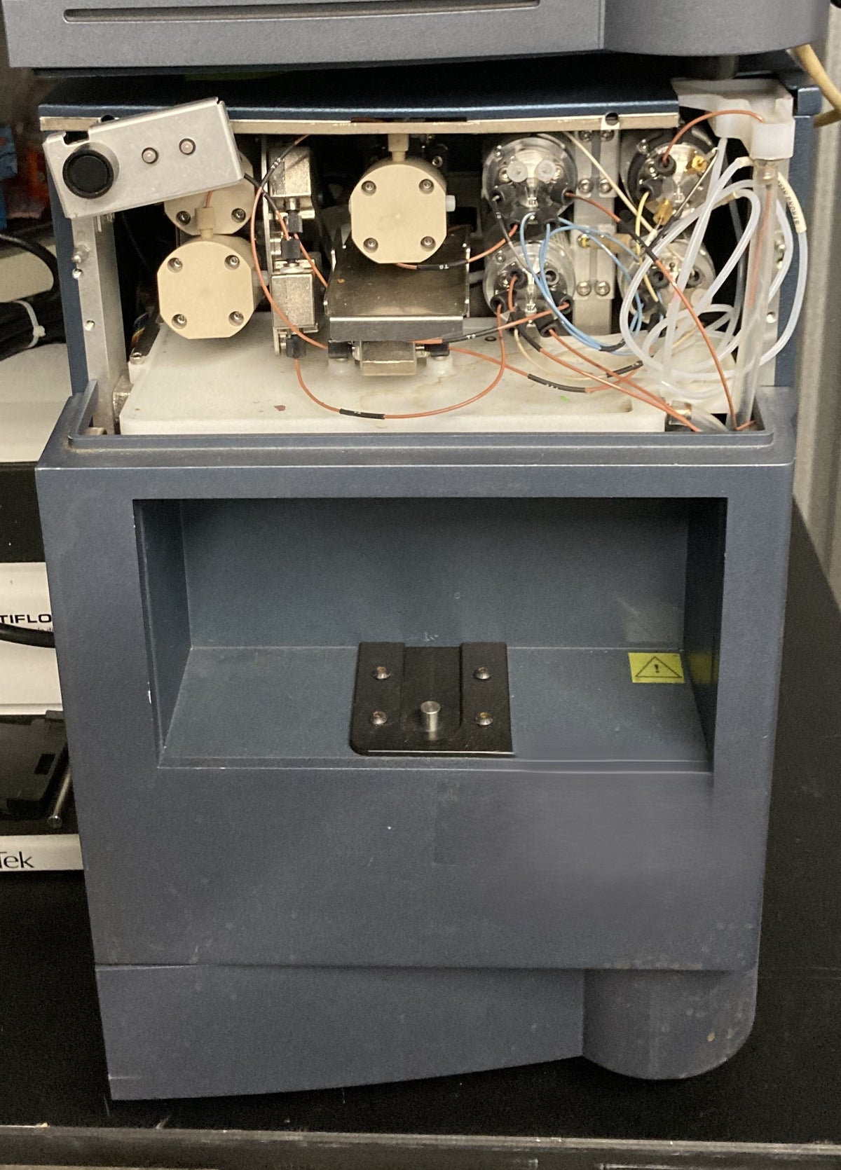 Waters ACQUITY UPLC Process Sample Manager (PSM) (REF 186015064) with Waters nanoACQUITY Binary Solvent Manager (BSM) 186016002