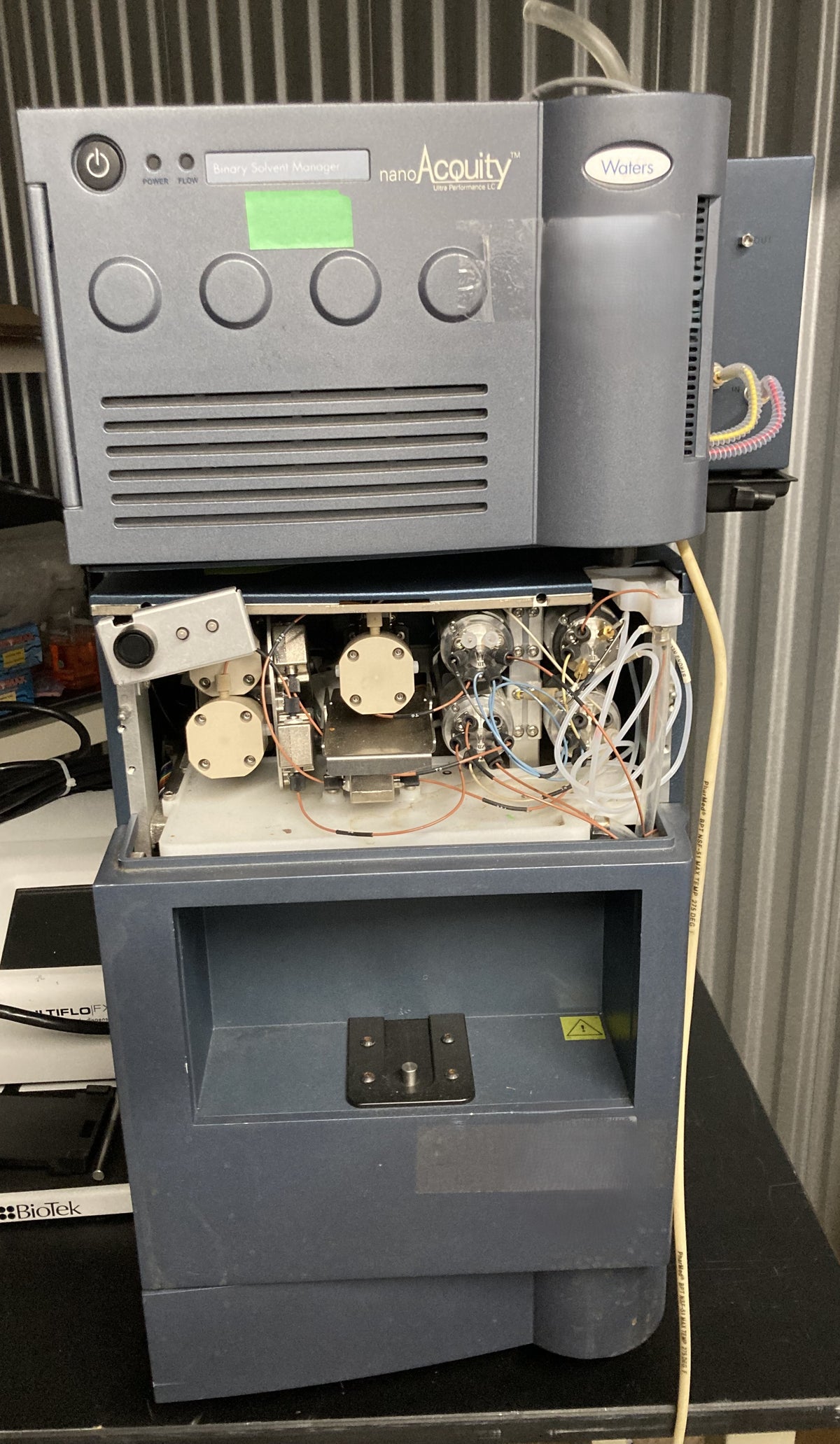Waters ACQUITY UPLC Process Sample Manager (PSM) (REF 186015064) with Waters nanoACQUITY Binary Solvent Manager (BSM) 186016002