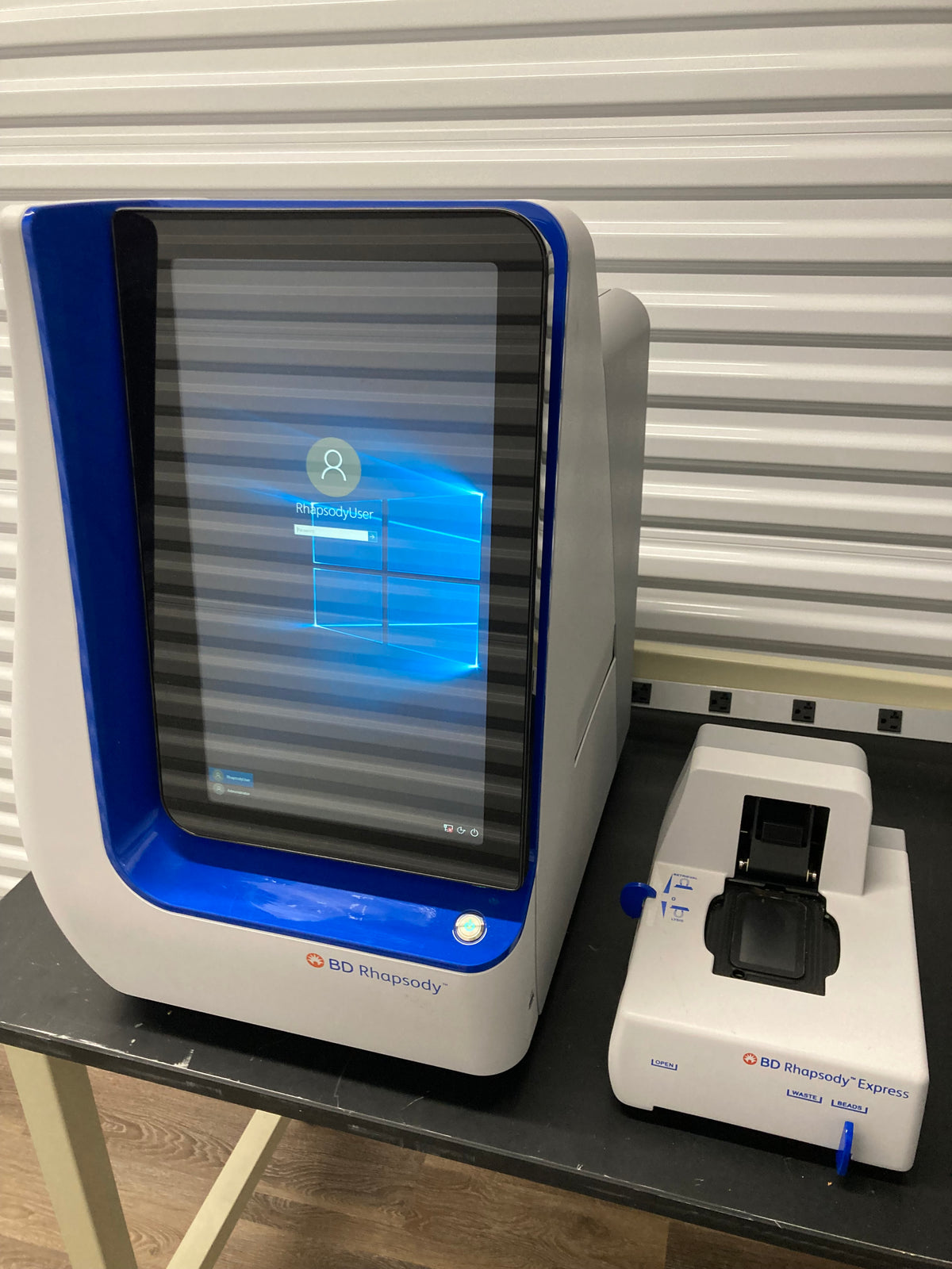 BD Rhapsody Single-Cell Analysis System (Scanner & Express)